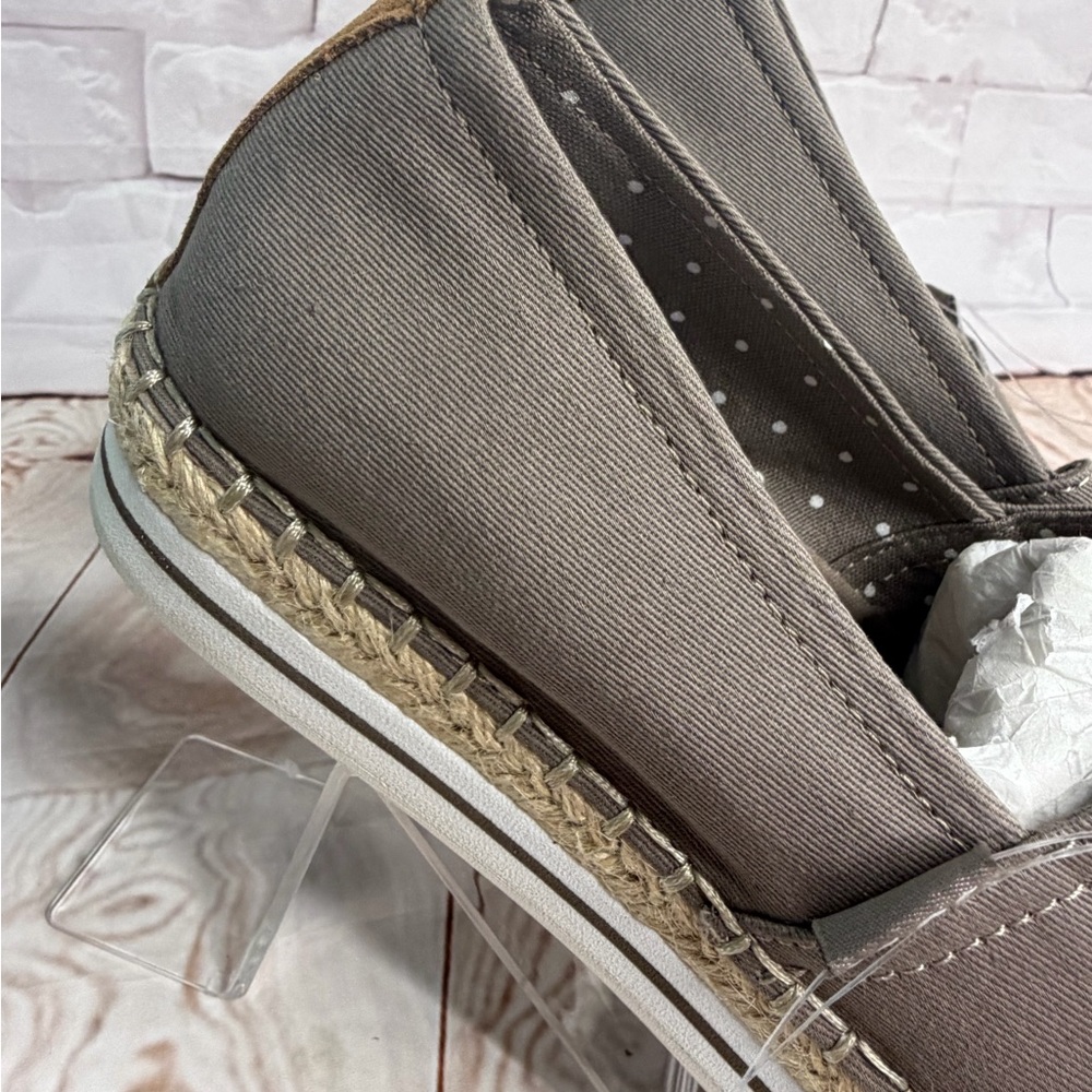 NWT BOBS by Skechers Memory Foam Slip-On Shoes Taupe Espadrille Casual Size 6W - Picture 5 of 6